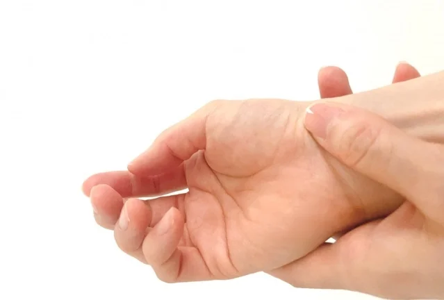 手の痛み・ばね指・手根管症候群のイメージ画像