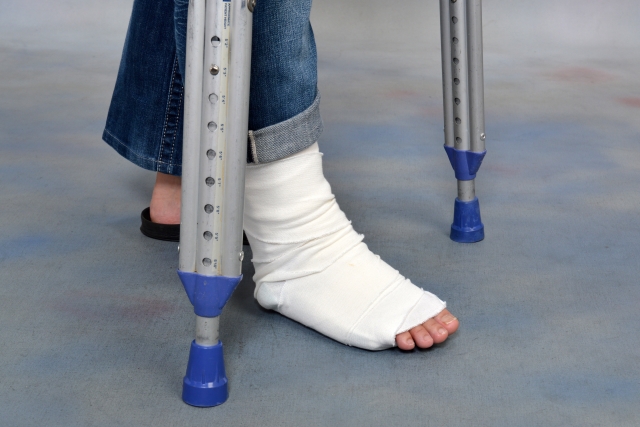 骨折や捻挫・ギプス固定のイメージ画像