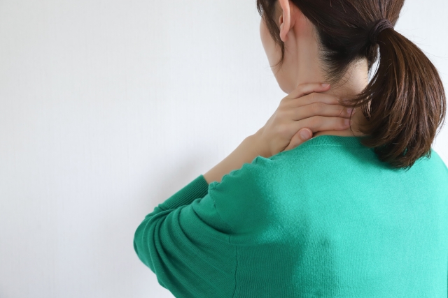 首の痛み・寝違え・手のしびれのイメージ画像